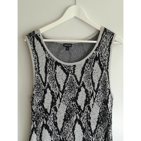 Torrid Black Snakeskin Print Goth Sweater-Knit Trapeze Dress Size 1 - Picture 4 of 9